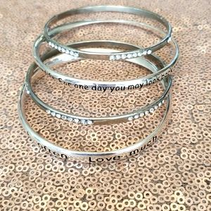 Bracelet set and safety bag
